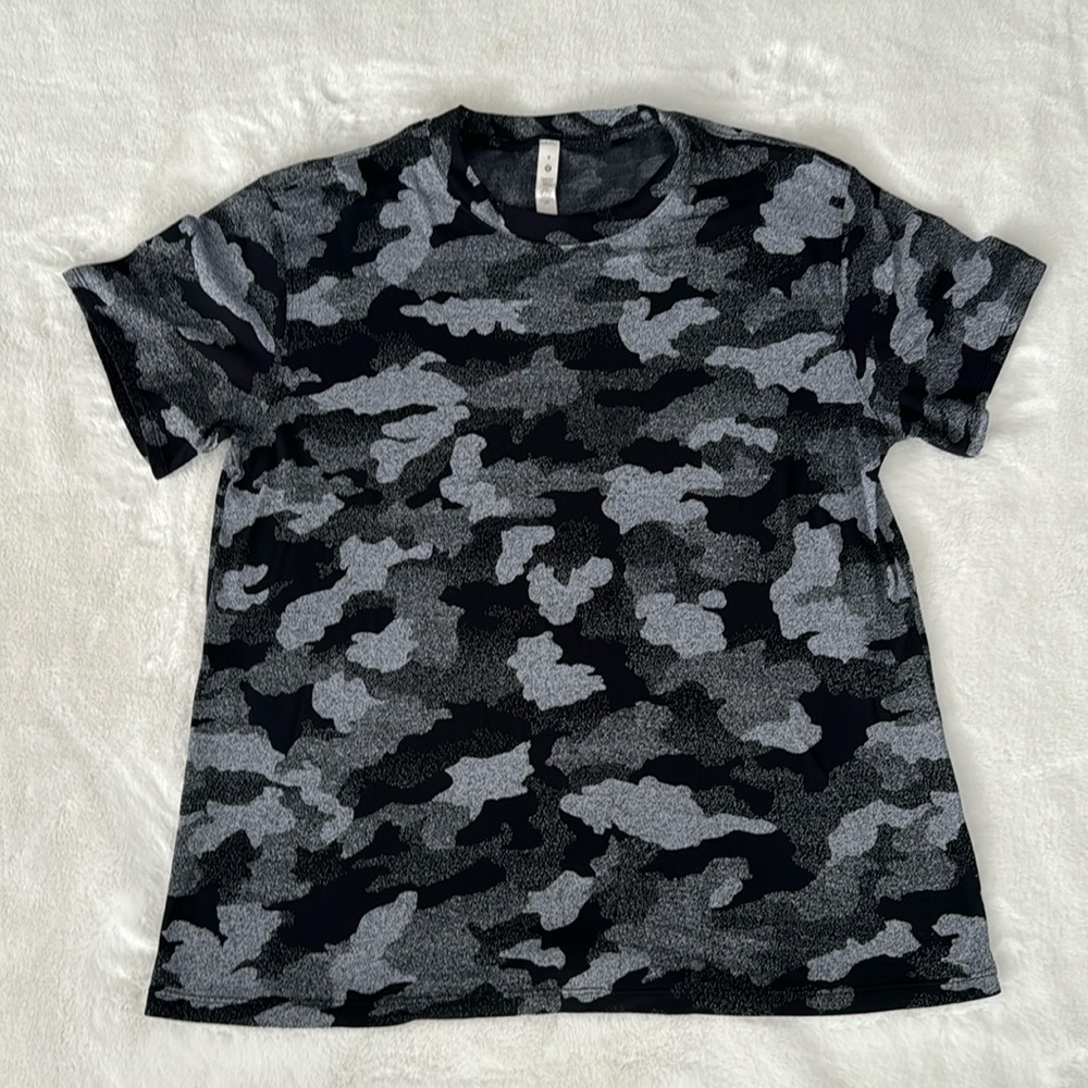 LULULEMON Athletica Camo Workout Shirt